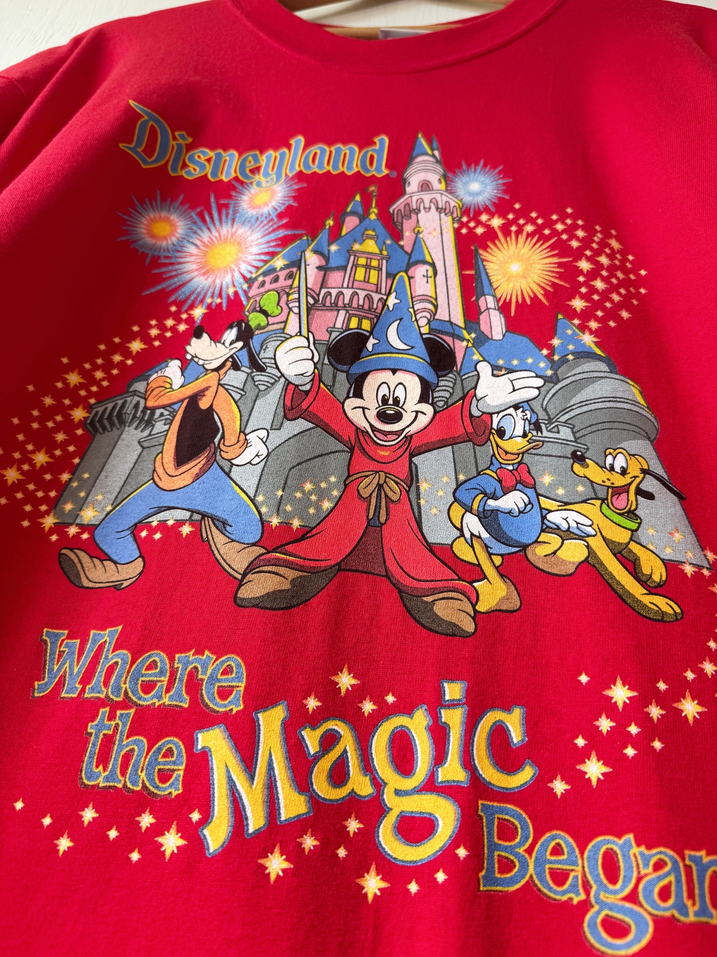 VINTAGE 00’s Disneyland Castle Magic Tee - XL