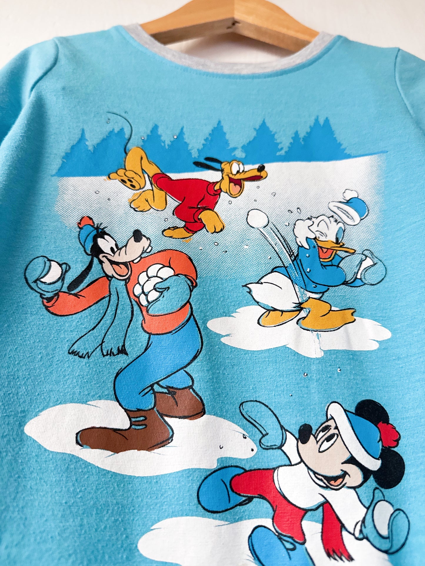 Disney Parks Winter Scene LS Tee - YXS (4)