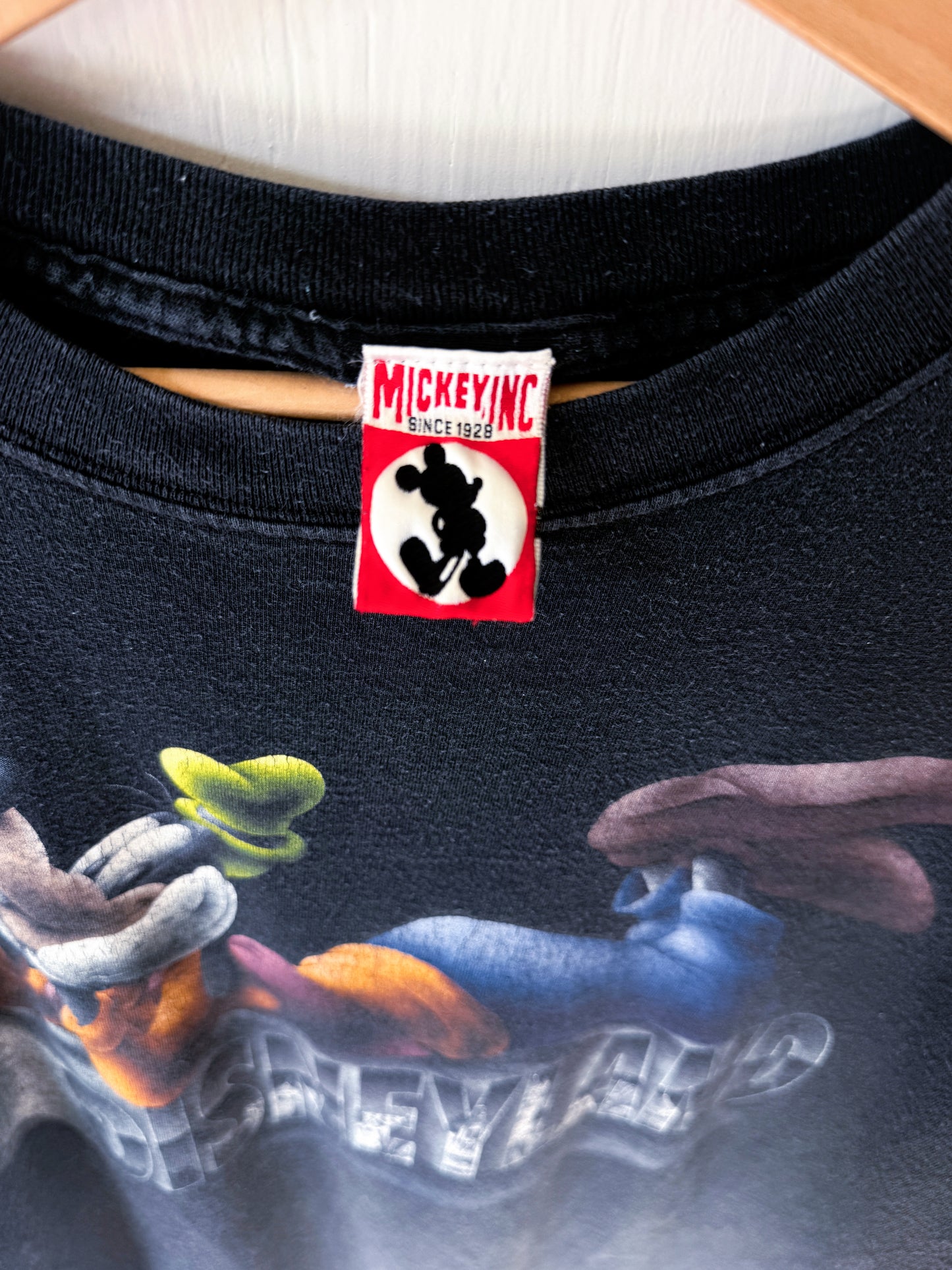 VINTAGE 90’s Goofy Disneyland Tee - XL