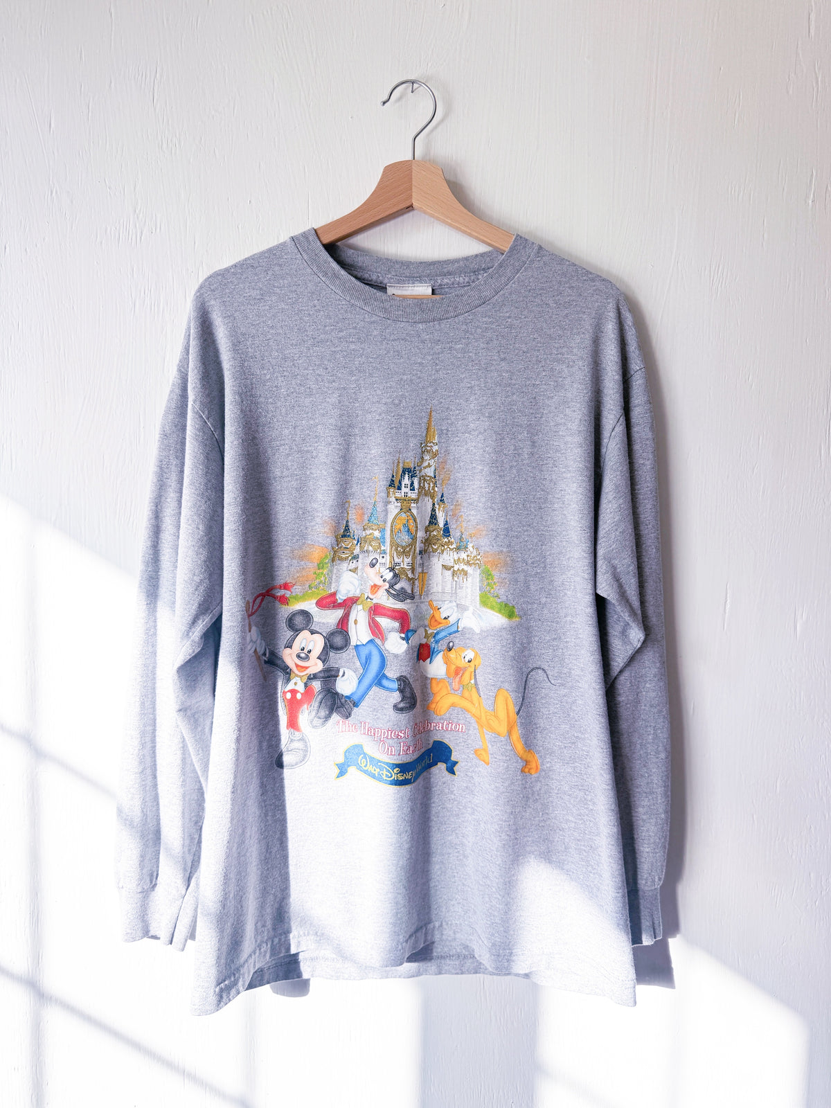 VINTAGE 00’s Happiest Castle LS Tee - L
