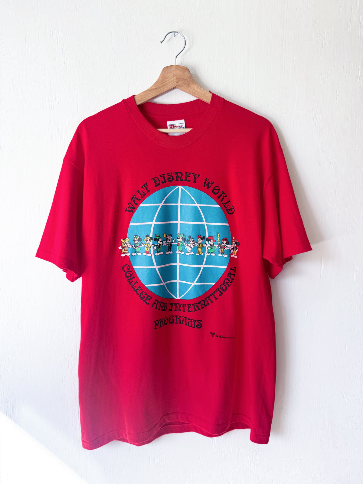 VINTAGE 90’s Rare International Mickeys Tee - L