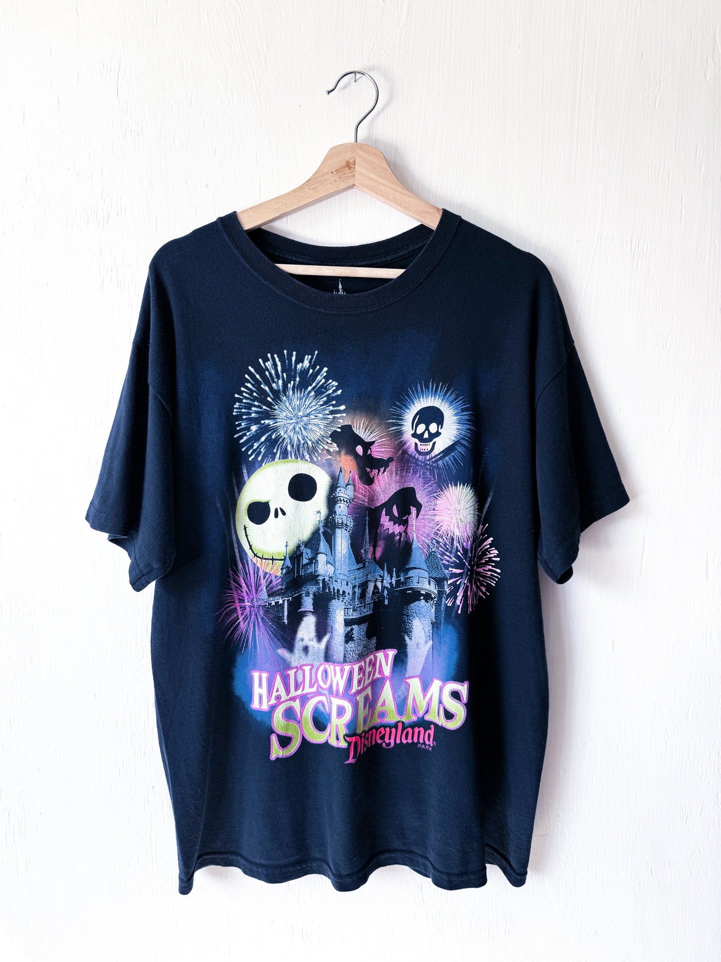 Rare Disney Parks Halloween Screams Tee - L