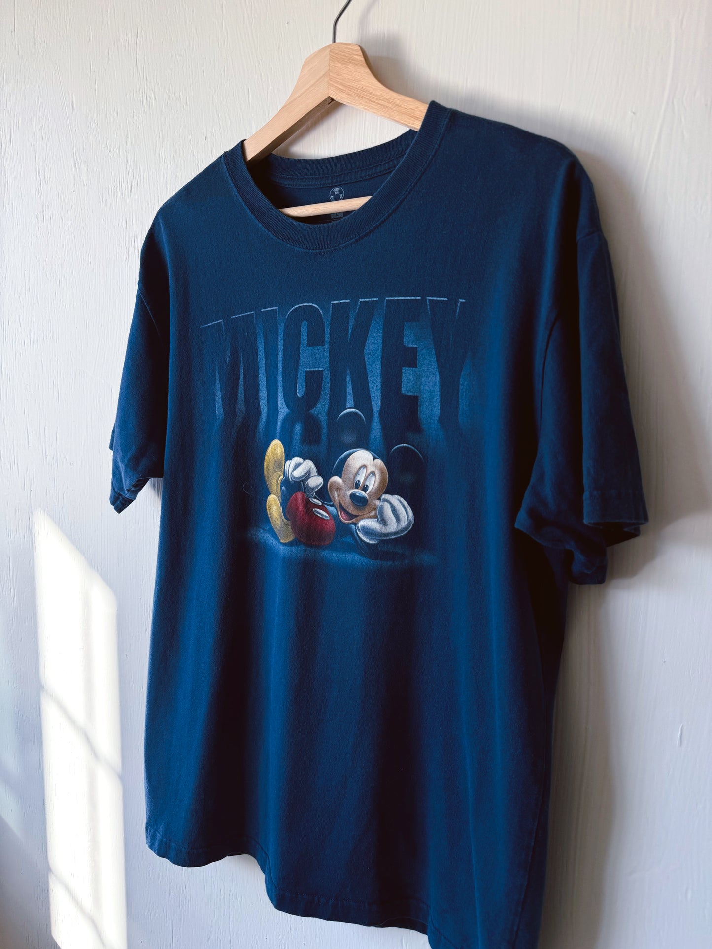 VINTAGE 00’s Disney Store Mickey Tee - L