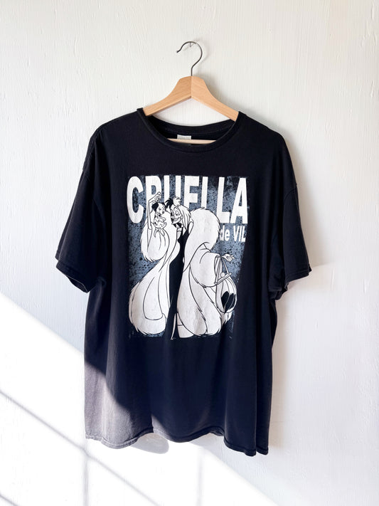 VINTAGE Black Cruella Tee - XL