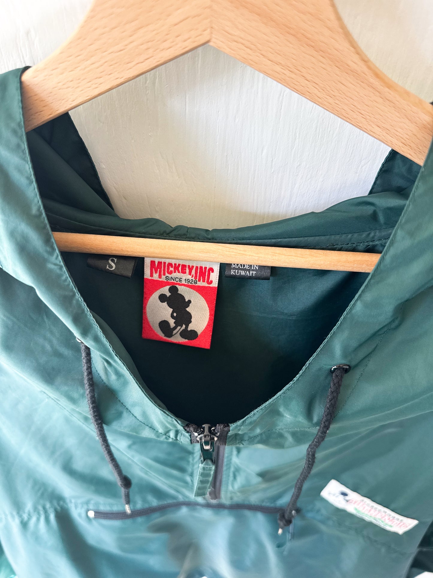 VINTAGE 90’s Mickey Inc Disneyland Windbreaker - L