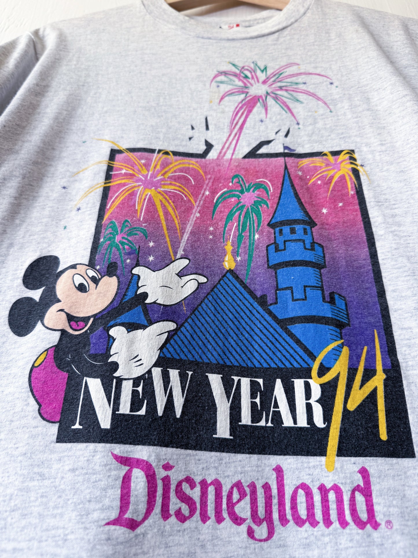 VINTAGE 1994 Disneyland New Year Fireworks Tee - M