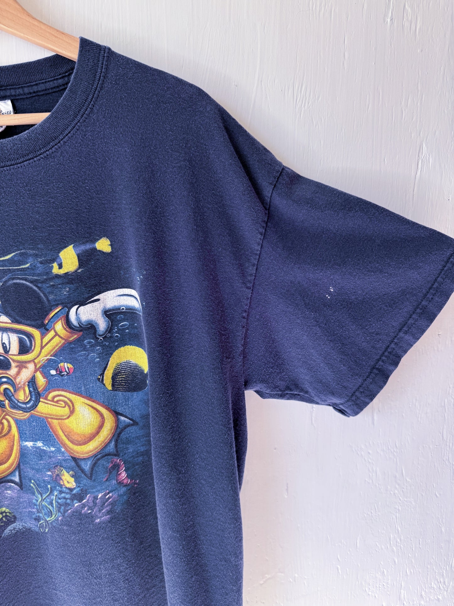 VINTAGE 90’s Scuba Mickey Tee - L