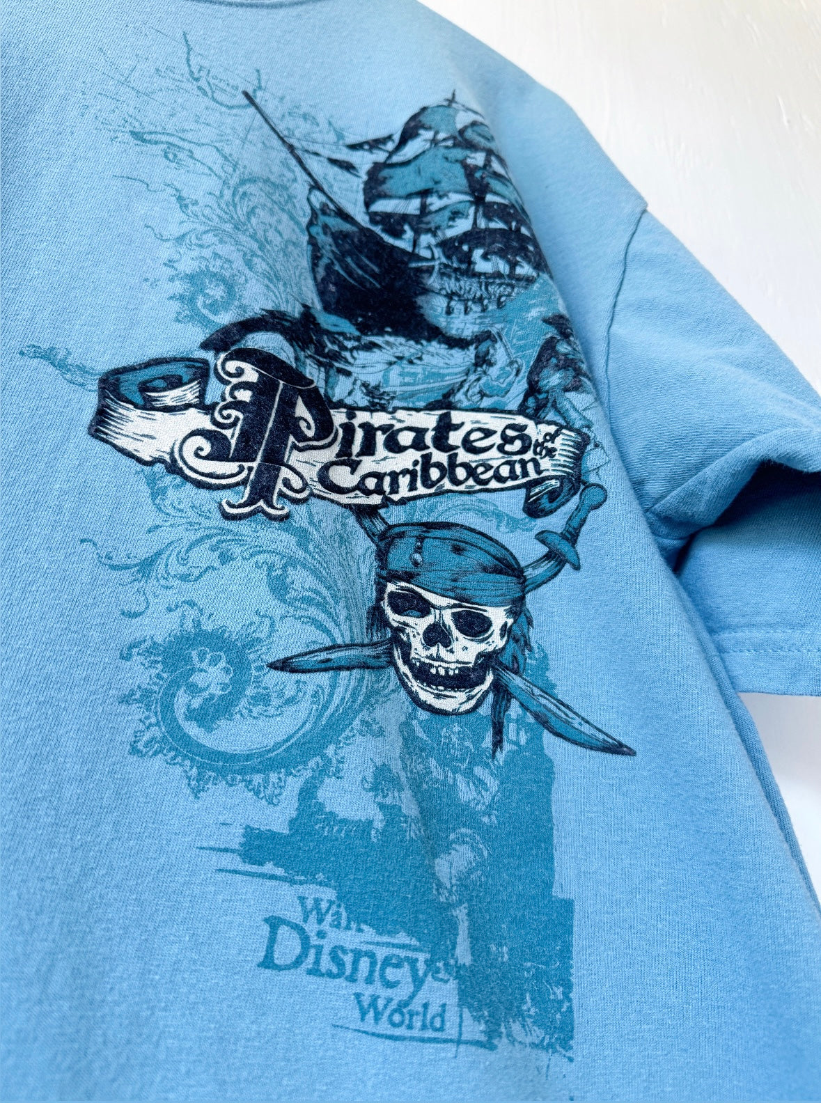 VINTAGE Pirates Of The Caribbean Tee - L
