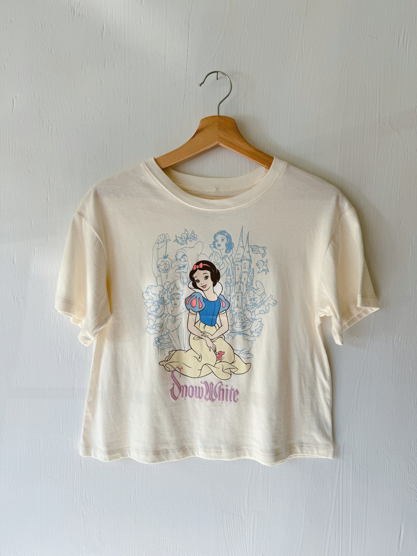 Snow White Neutral Tee - S