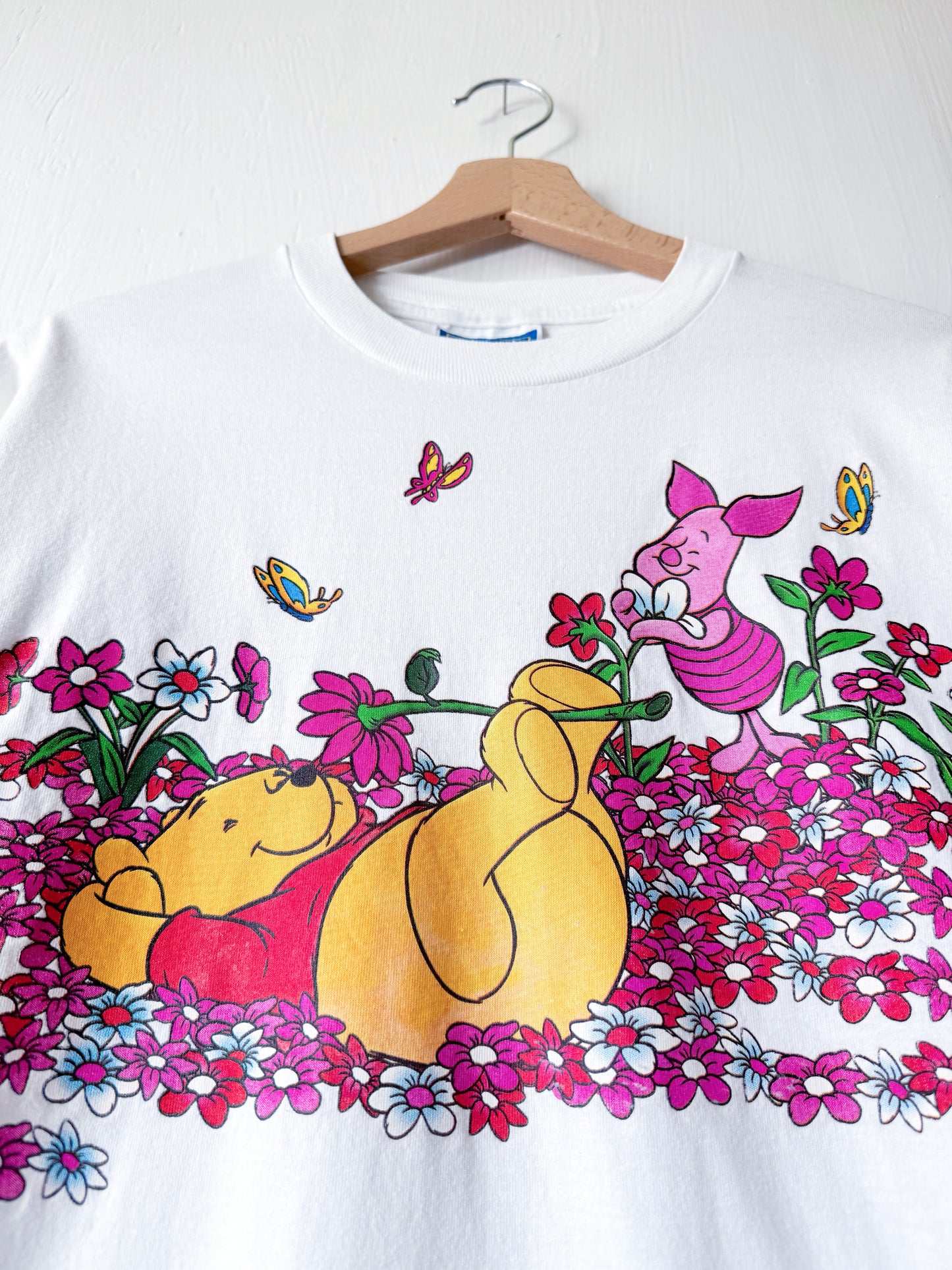 VINTAGE 90’s Pooh + Piglet Floral Cropped Tee - L