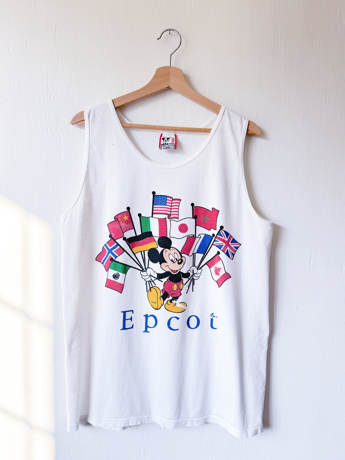 VINTAGE 90’s Epcot World Showcase Tank - L