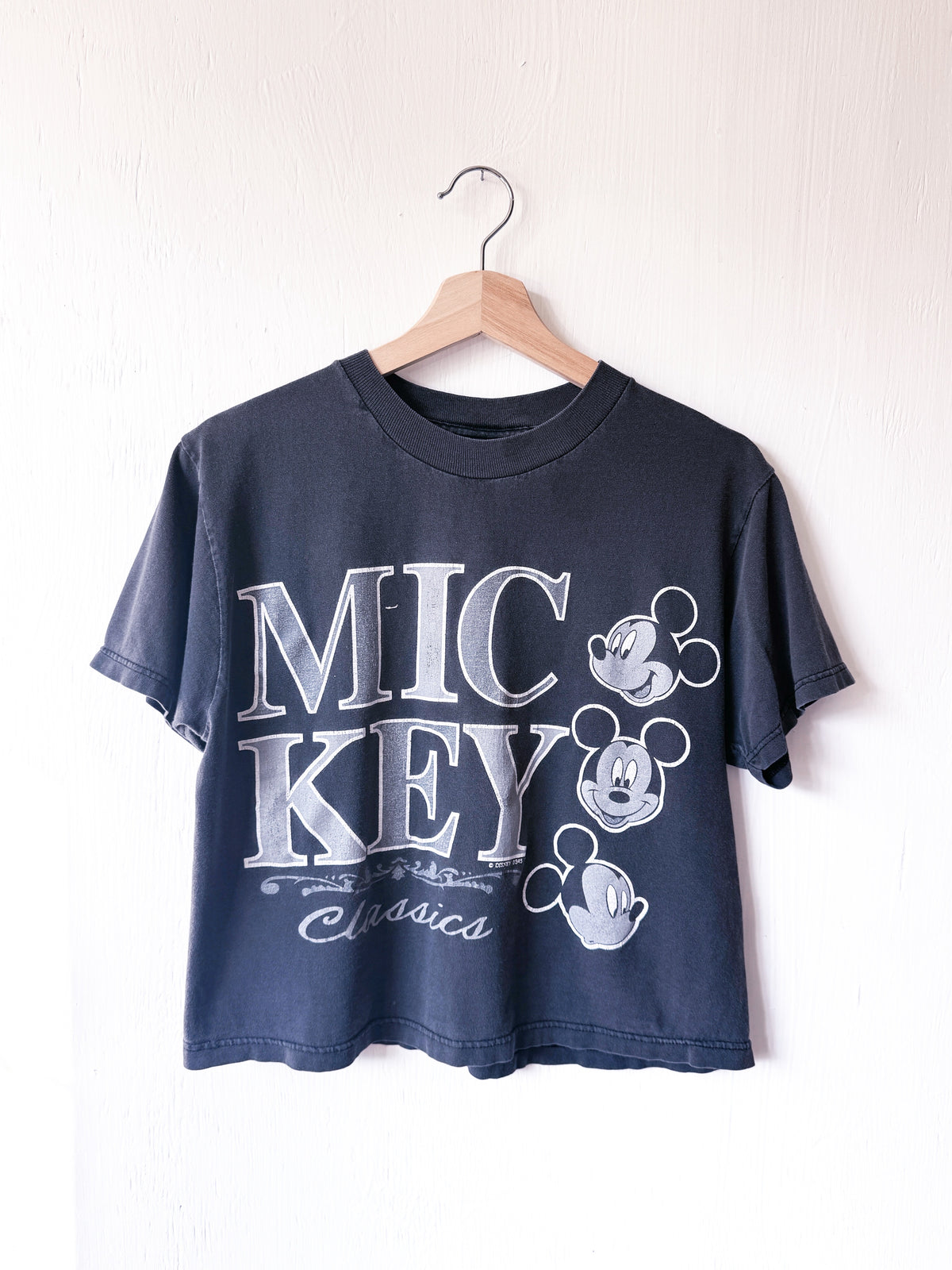 VINTAGE 90’s Mickey Classic Cropped Tee - S