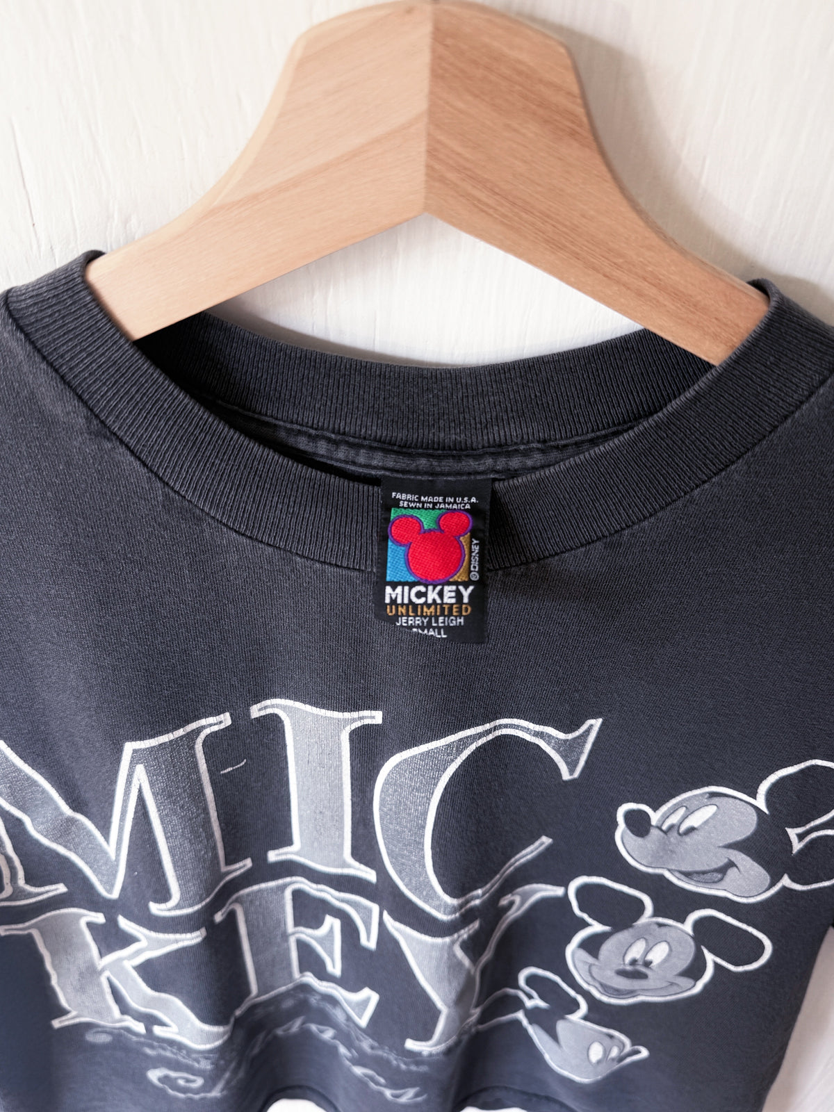 VINTAGE 90’s Mickey Classic Cropped Tee - S