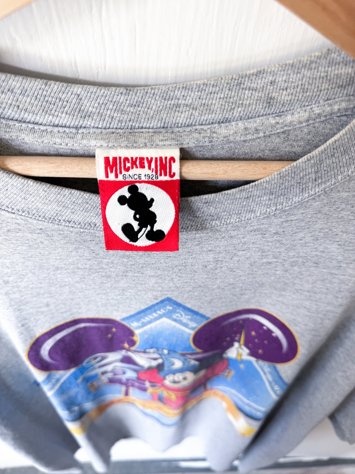 VINTAGE 1996 MGM Studios Sorcerer Mickey Tee - 2X